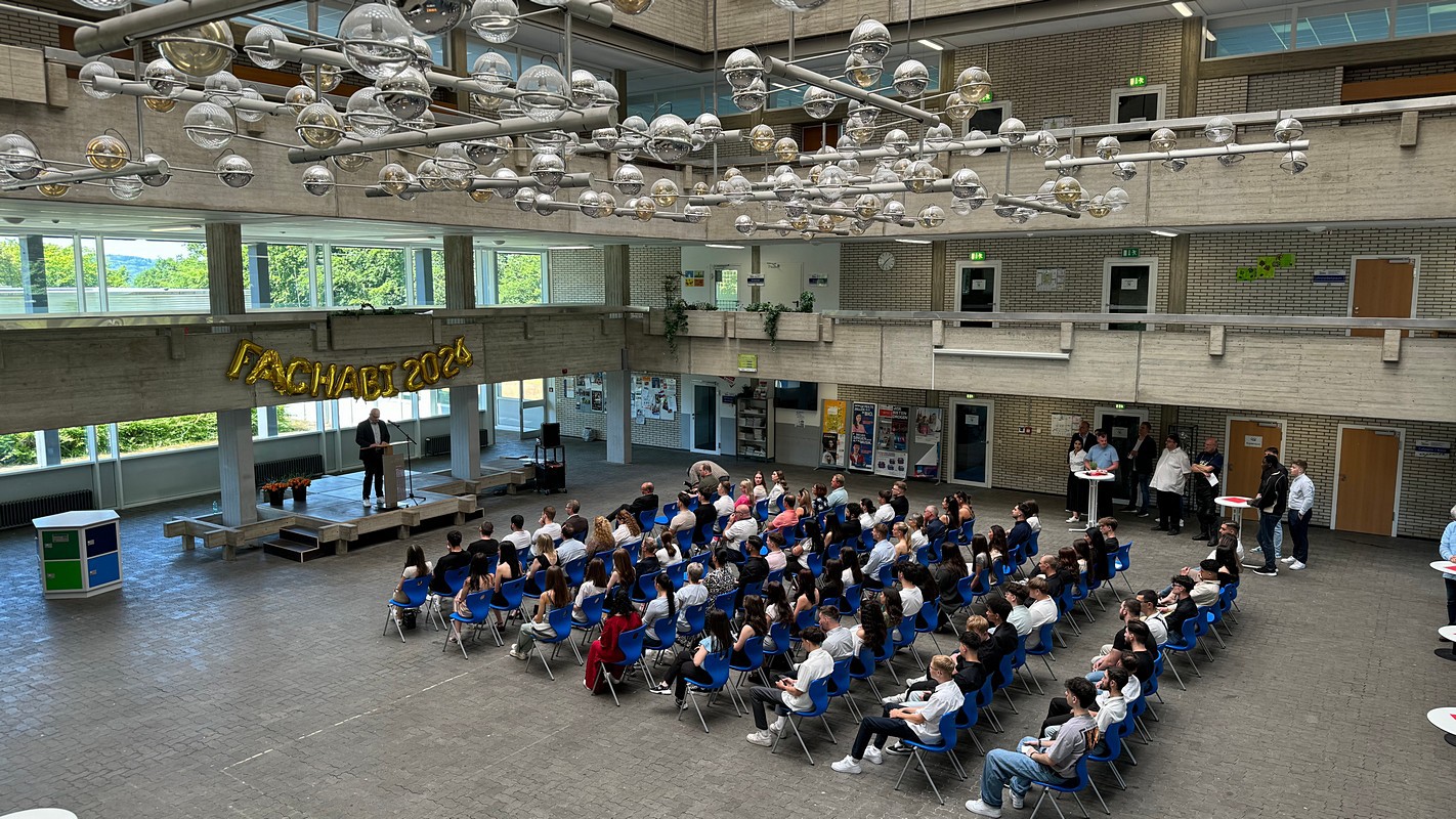 Verabschiedung der Höheren Handelsschule 2024