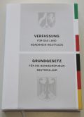 Grundgesetz_und_NRW_Verfassung